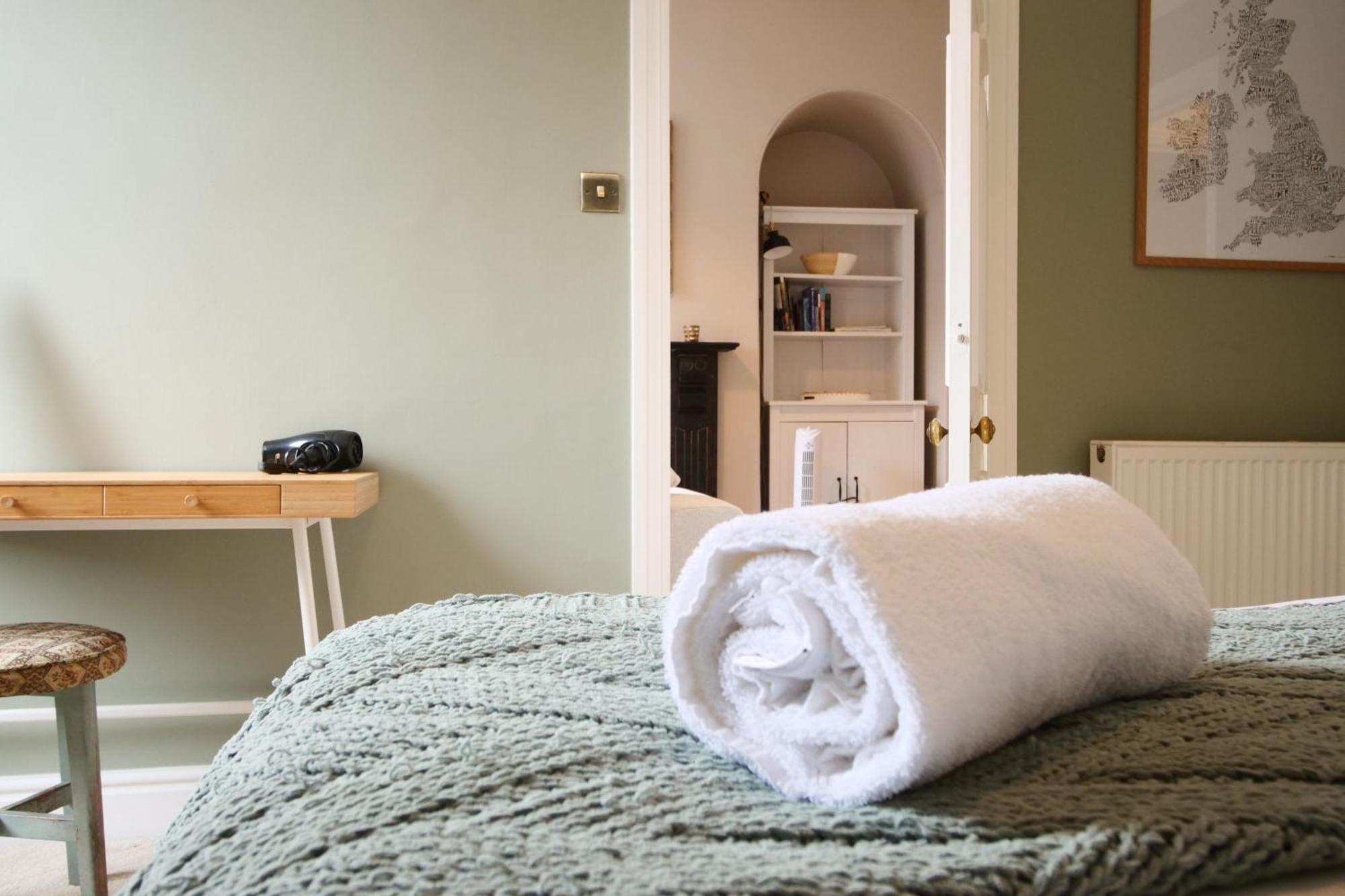 Fifth Quarter Apartment With Free Parking York Dış mekan fotoğraf