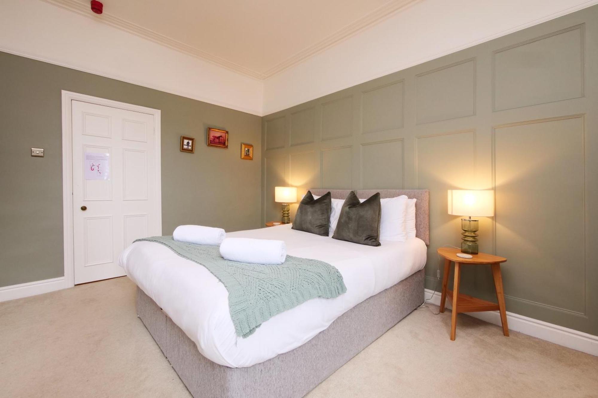 Fifth Quarter Apartment With Free Parking York Dış mekan fotoğraf