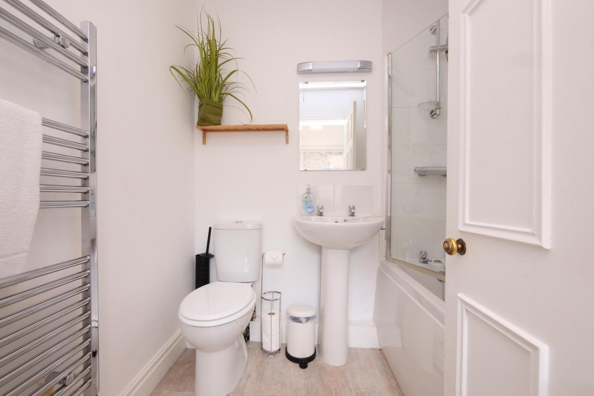 Fifth Quarter Apartment With Free Parking York Dış mekan fotoğraf